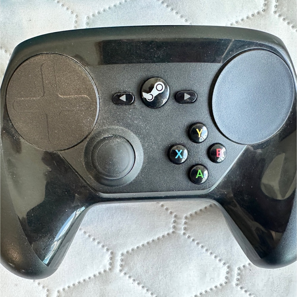 Valve Steam Link and 2 Steam Controllers Bundle 1 owner - Picture 4 of 6